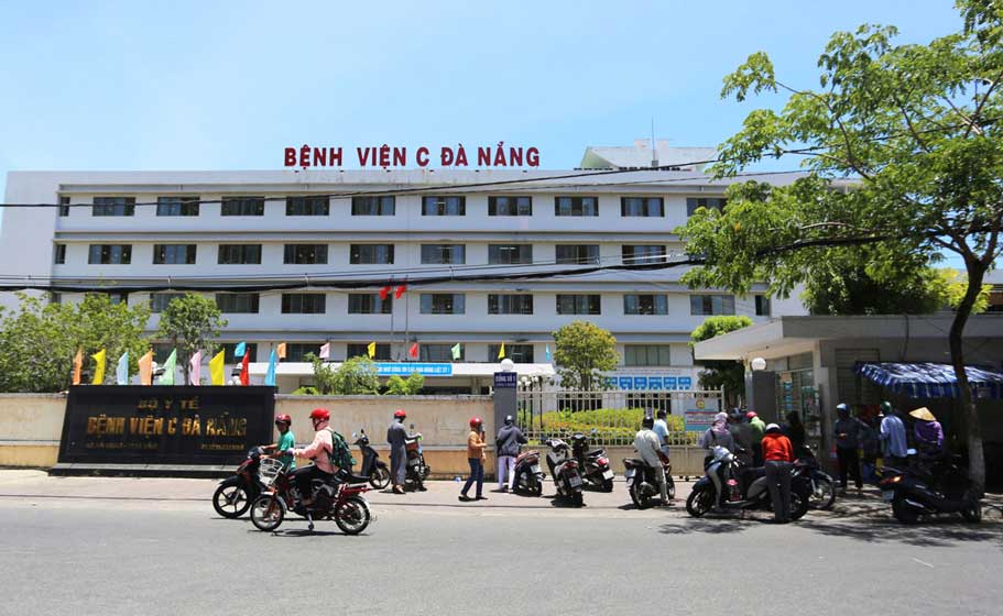 Bệnh viện C Đà Nẵng bắt đầu phong tỏa sáng 24/7. Ảnh: Đắc Thành.