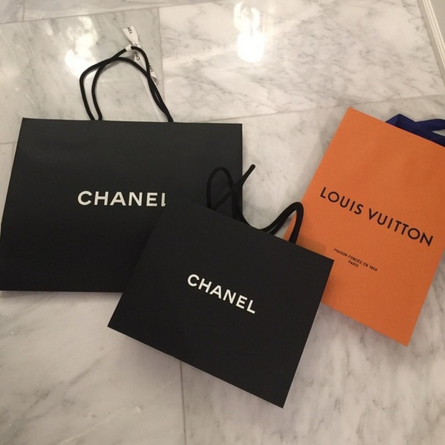 Chanel và Louis Vuitton tăng giá bán sản phẩm giữa tình hình suy thoái kinh tế do Covid-19