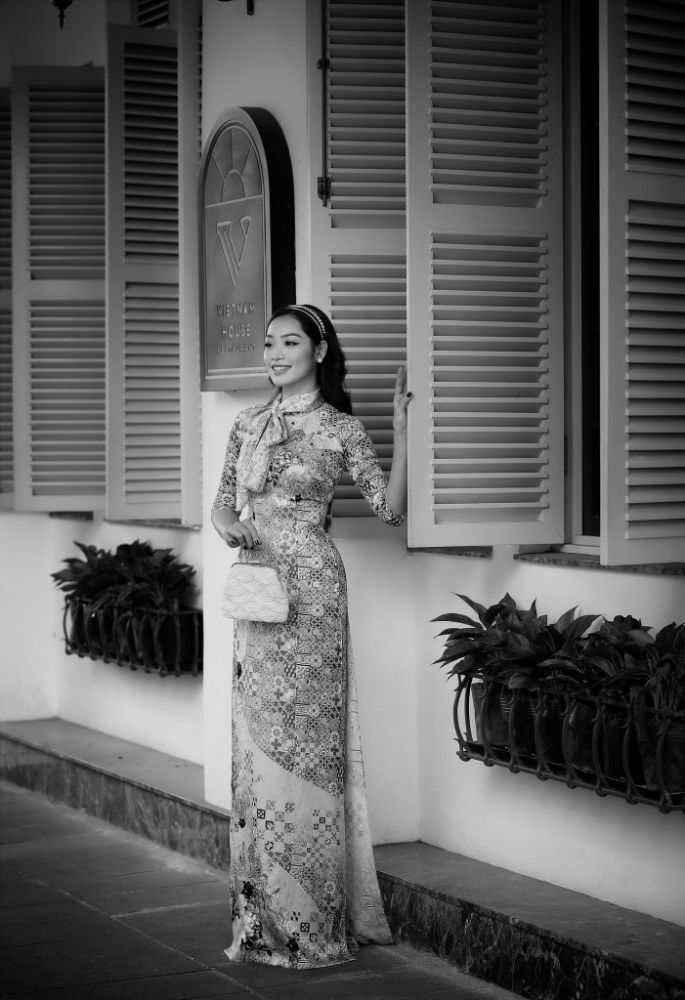 11 3 Hoa hậu Huyền Trân khoe trọn vẻ đài các trong BST Áo dài xưa của NTK Việt Hùng