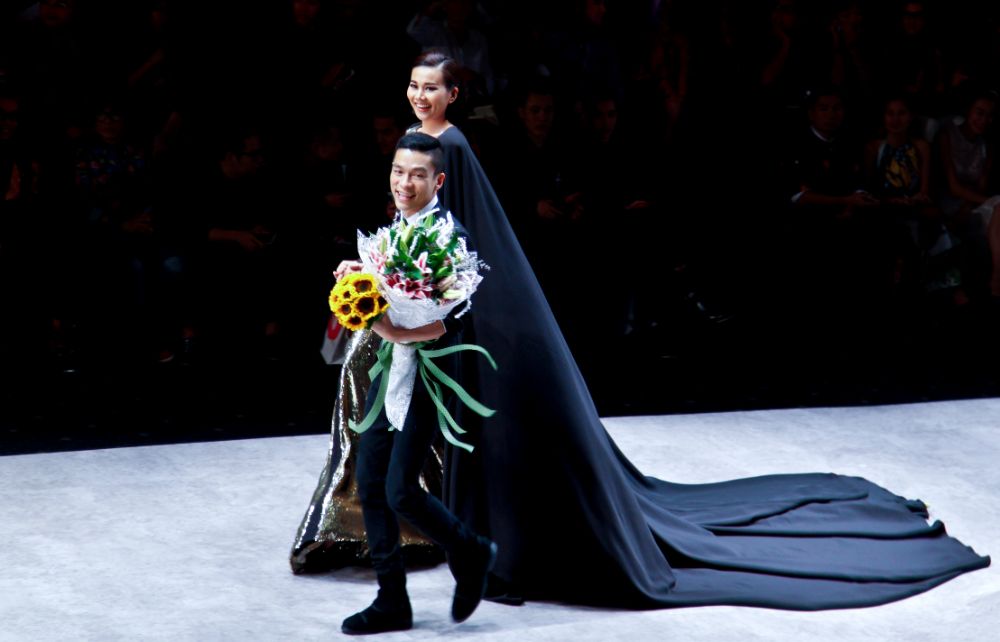 3. NTK Adrian Anh Tuan trinh lang BST All the Lovers tai VIFW FW2015 4