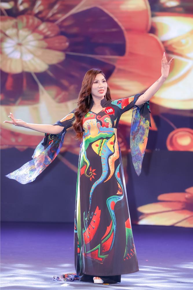Hoa hậu Quý bà Trái đất Việt Nam 2024 gọi tên Vũ Thị Hoa - Ảnh 14