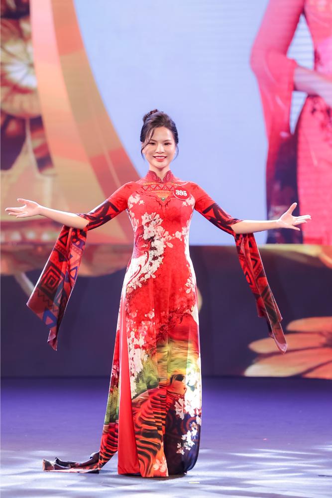 Hoa hậu Quý bà Trái đất Việt Nam 2024 gọi tên Vũ Thị Hoa - Ảnh 12