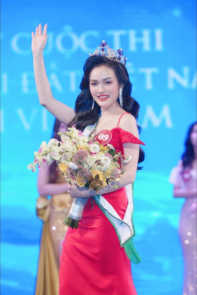 Hoa hậu Quý bà Trái đất Việt Nam 2024 gọi tên Vũ Thị Hoa - Ảnh 36