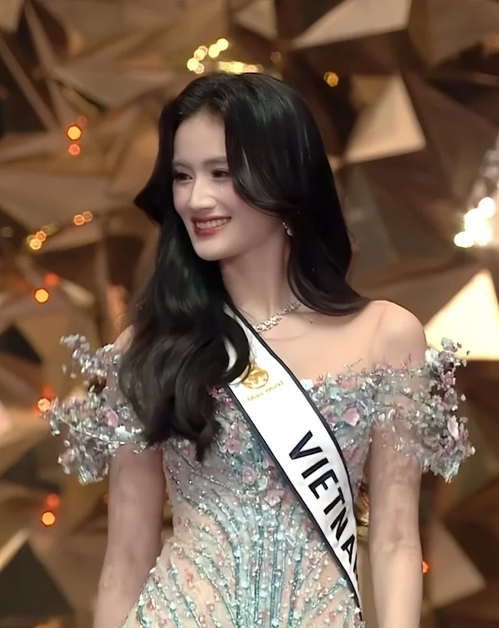 Hoa hậu Ý Nhi dừng chân tại top 40 - Miss World 2025. (Ảnh chụp màn hình)